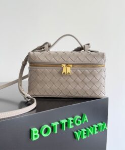 Alternative view of Bottega Veneta Bang Bang Vanity Case(high-end grade)