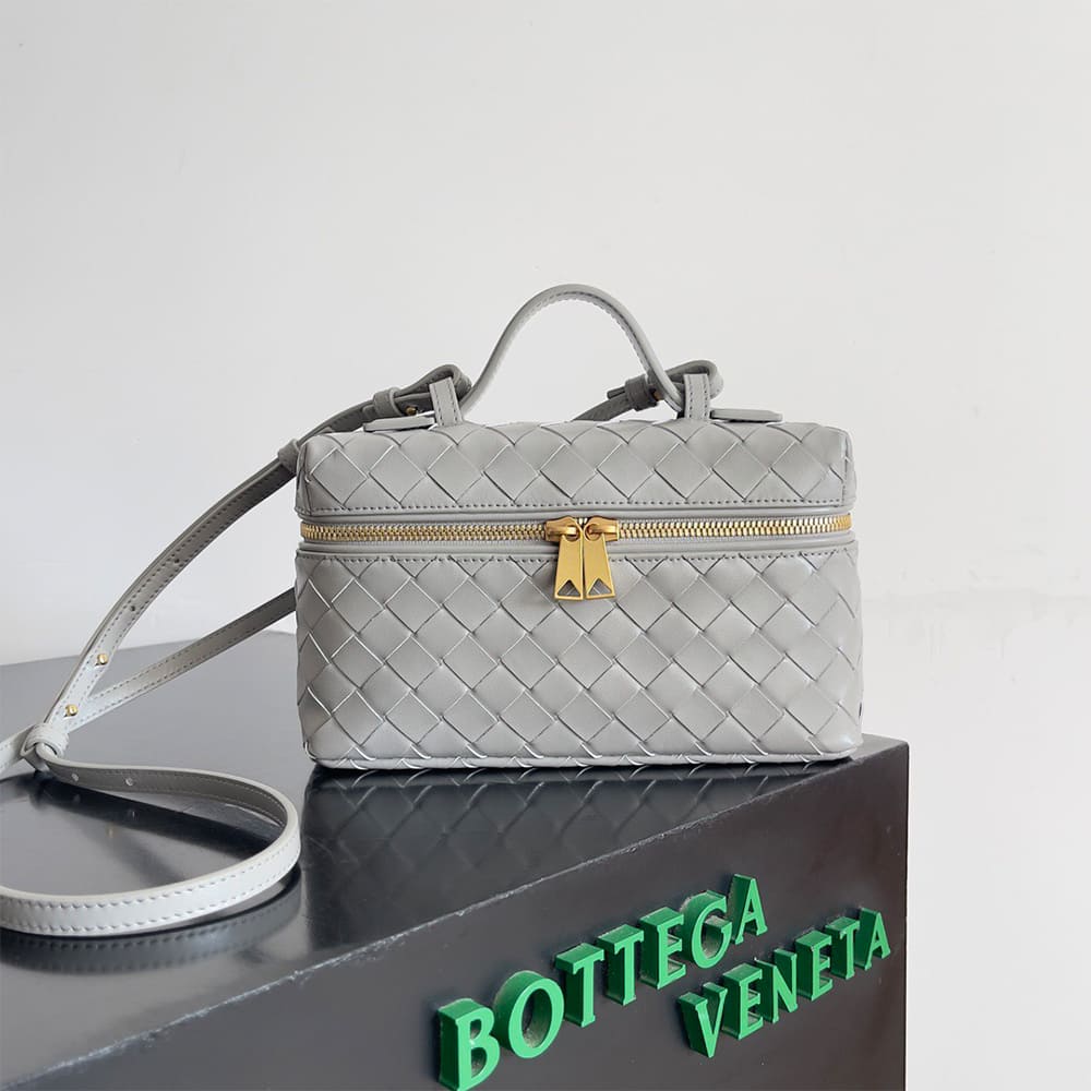 Bottega Veneta Bang Bang Vanity Case(high-end grade) - Image 2