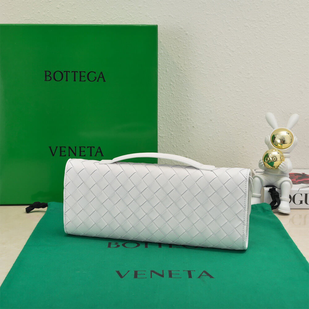 Bottega Veneta Andiamo Clutch(HIGH-END GRADE) - Image 3