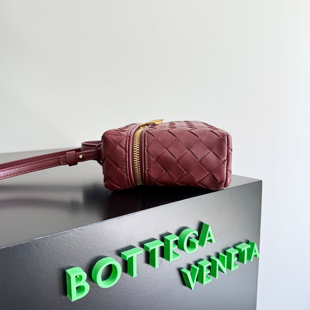 Bottega Veneta Bang Bang Vanity Case(high-end grade) - Image 3