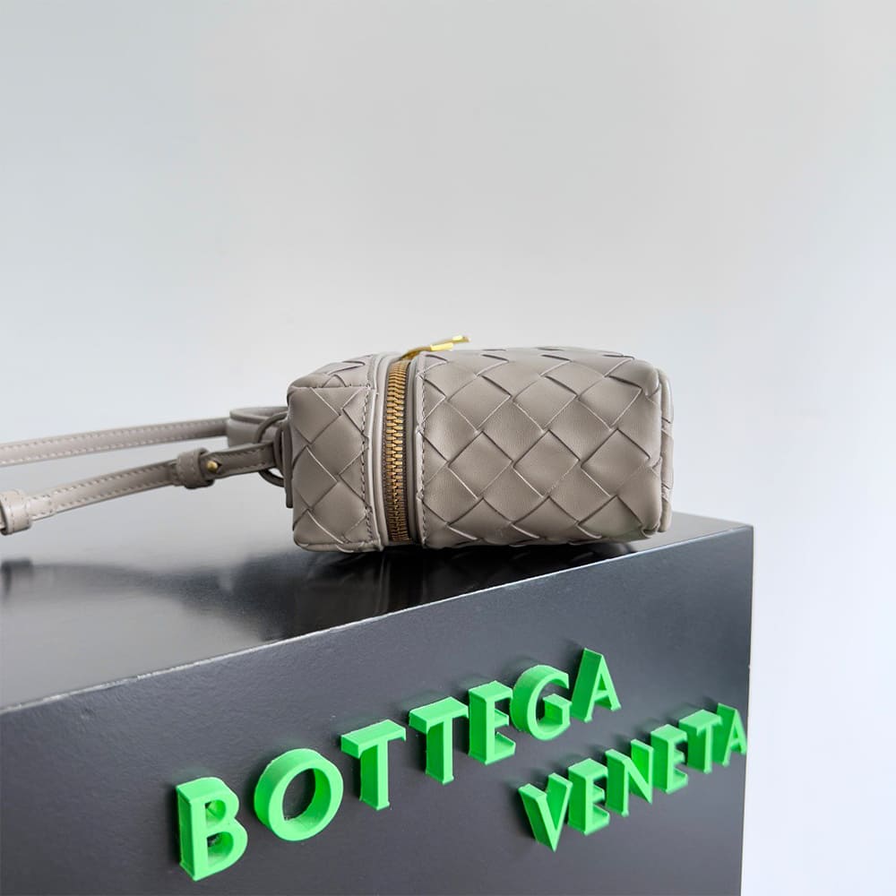 Bottega Veneta Bang Bang Vanity Case(high-end grade) - Image 3