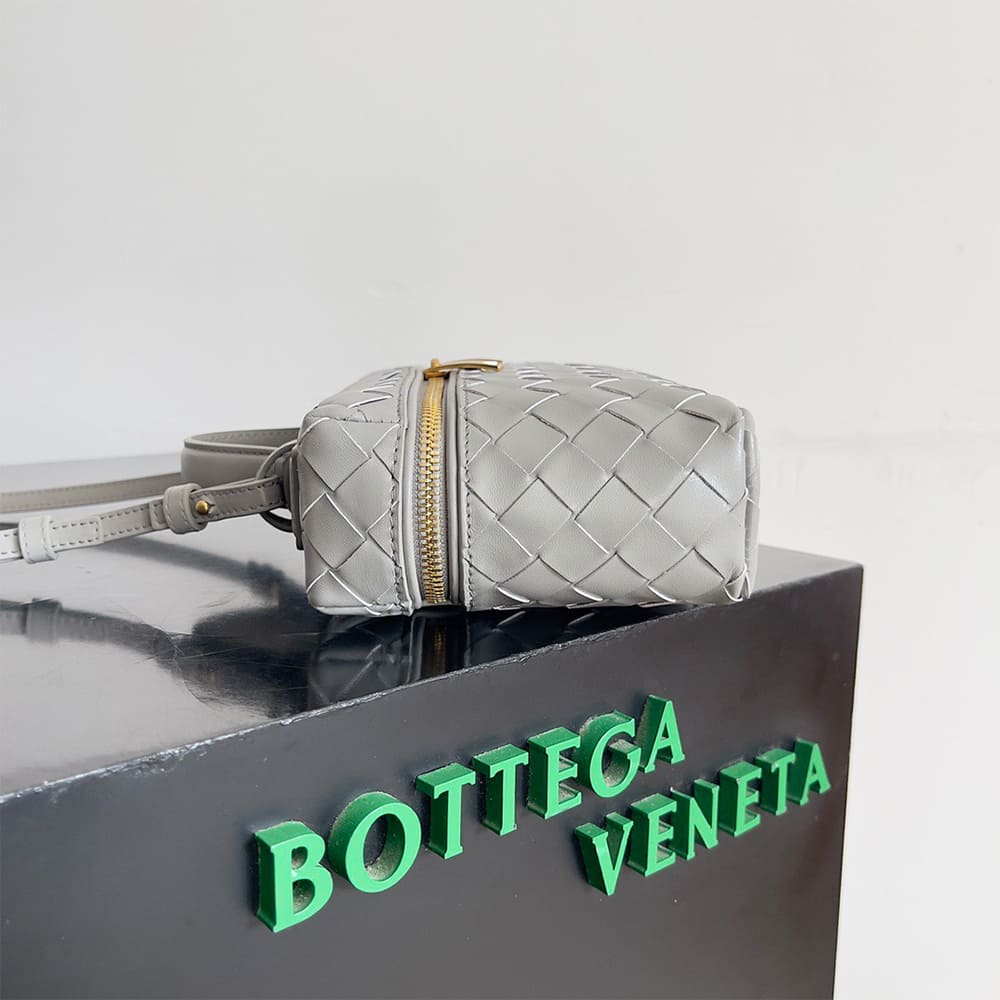 Bottega Veneta Bang Bang Vanity Case(high-end grade) - Image 3