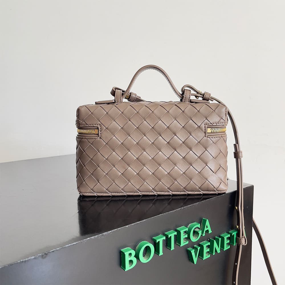 Bottega Veneta Bang Bang Vanity Case(high-end grade) - Image 4
