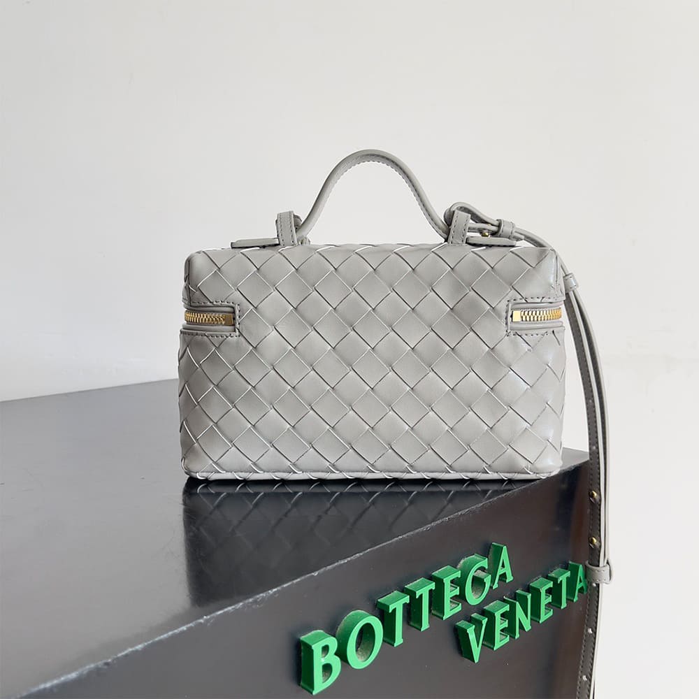Bottega Veneta Bang Bang Vanity Case(high-end grade) - Image 4