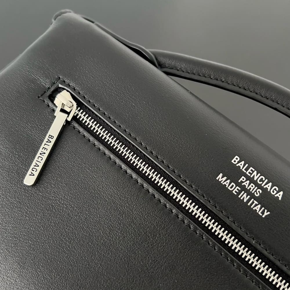 Balenciaga Women??s Bel Air Clutch On Strap Small(HIGH-END GRADE) - Image 5