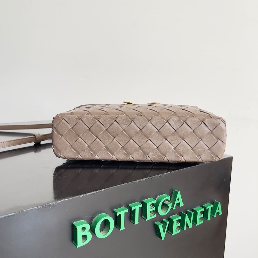 Bottega Veneta Bang Bang Vanity Case(high-end grade) - Image 5