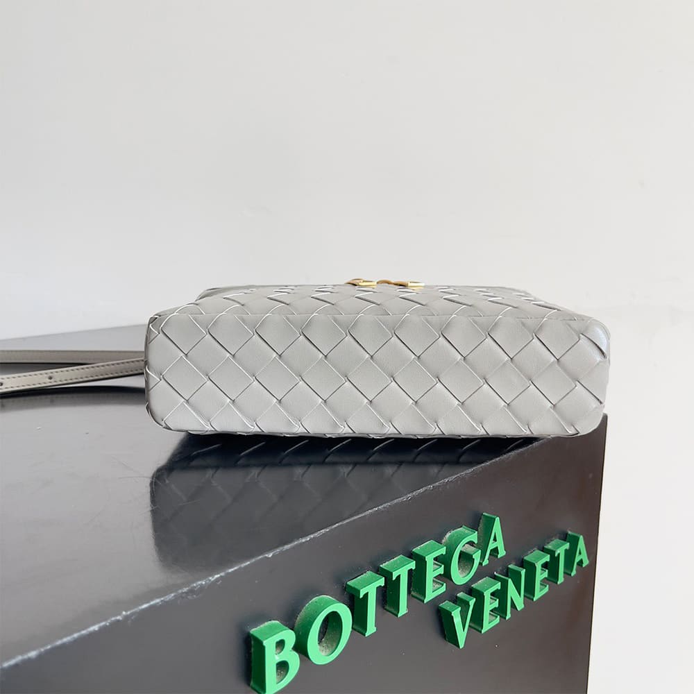 Bottega Veneta Bang Bang Vanity Case(high-end grade) - Image 5