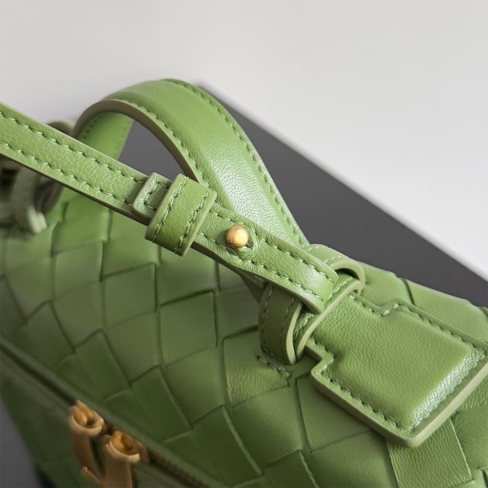 Bottega Veneta Bang Bang Vanity Case(high-end grade) - Image 6