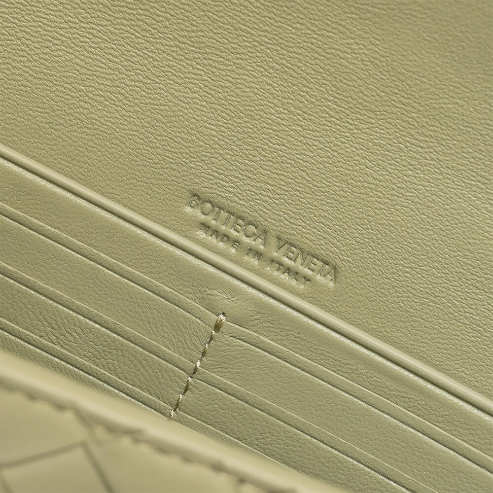Bottega Veneta Andiamo Clutch(HIGH-END GRADE) - Image 7
