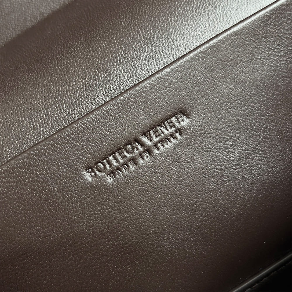 Bottega Veneta Bang Bang Vanity Case(high-end grade) - Image 7