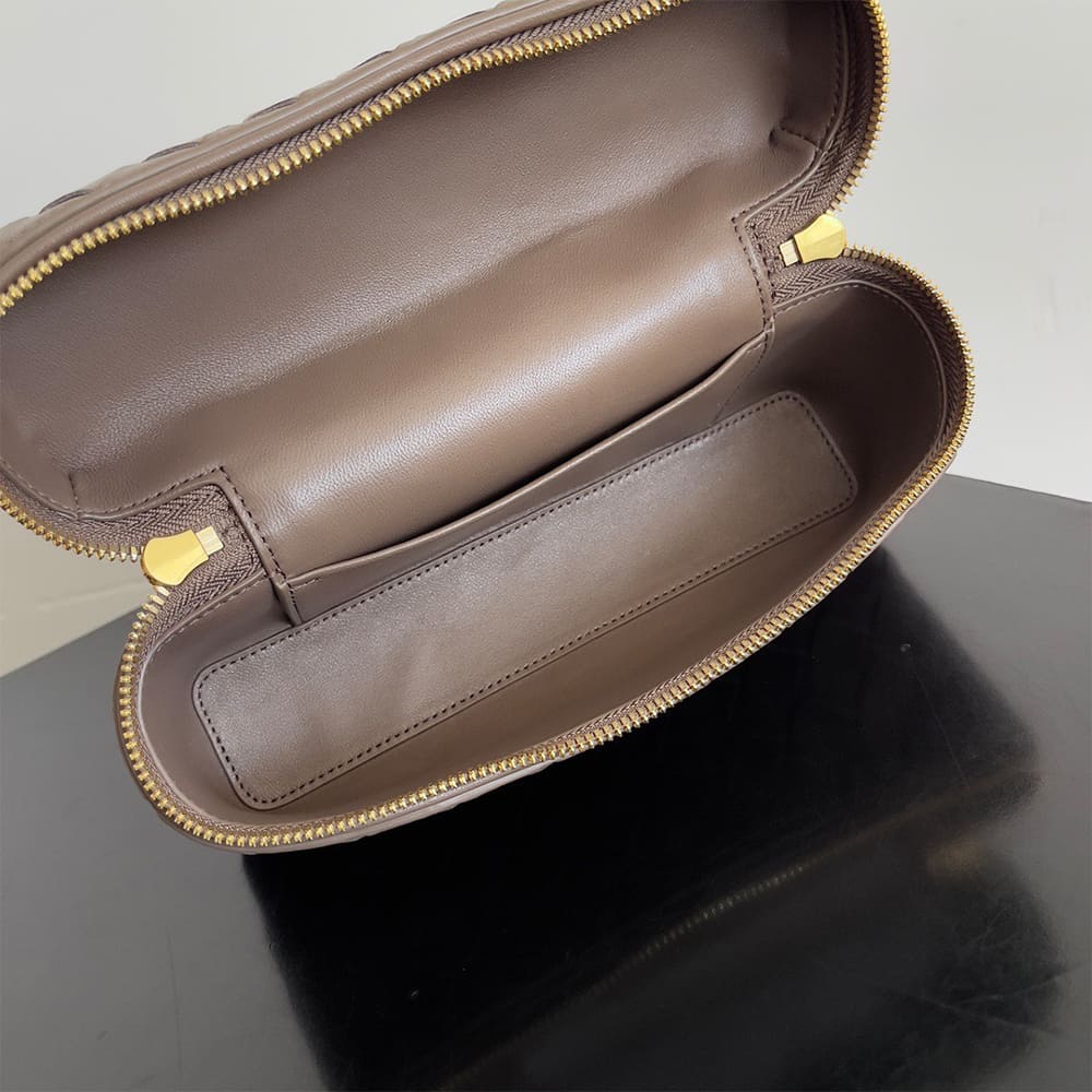 Bottega Veneta Bang Bang Vanity Case(high-end grade) - Image 8